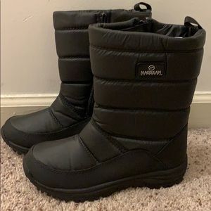 Magellan Outdoors black snow boots